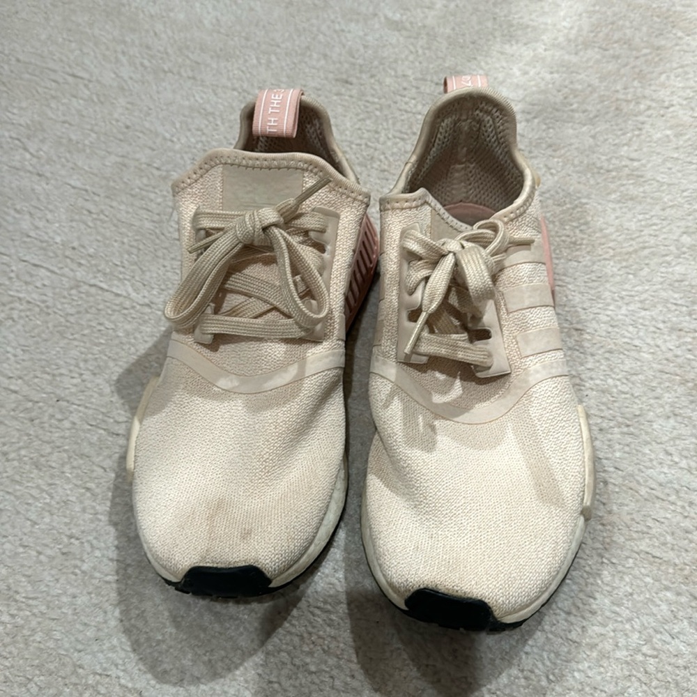 Tan NMDs